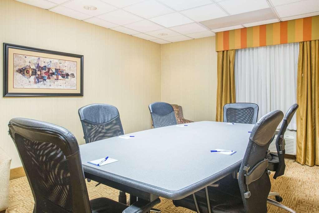 Baymont By Wyndham Savannah South Georgetown Extérieur photo